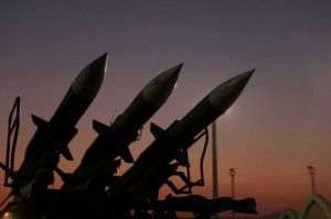 Statele din Golf ripostează după noi atacuri cu rachete şi drone